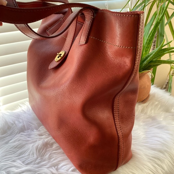 Fossil Large Oxblood Leather Tote | Slouchy Minimal Shoulder Bag - Picture 5 of 9